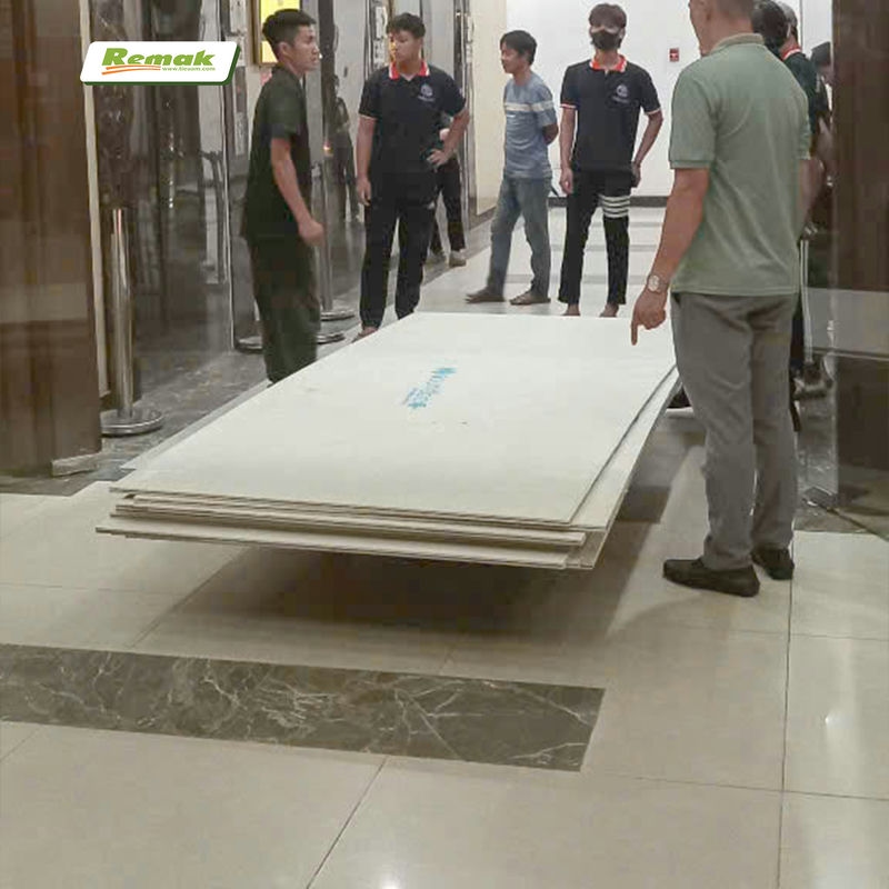Tấm panel cách âm Remak SoundOff Barrier với bề mặt sáng mịn, thẩm mỹ hoàn hảo cho các công trình cao tầng