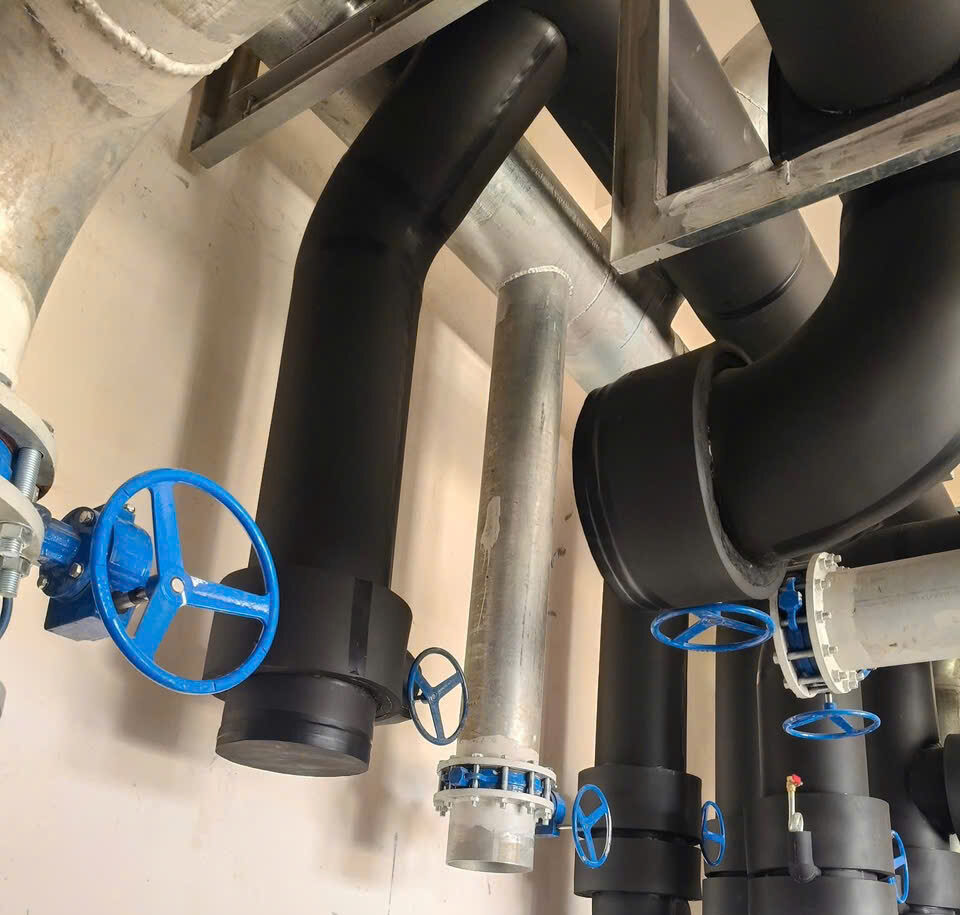 Cao su lưu hóa hay bông thủy tinh - loại nào cách nhiệt tốt hơn? 8 Cao su lưu hóa bảo ôn HVAC hiệu quả, chống ngưng tụ hơi nước